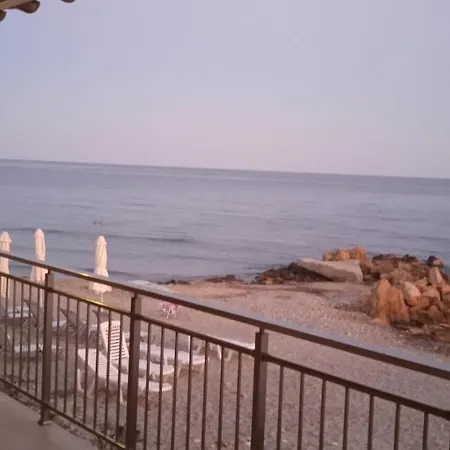 Lemonishouse By The Sea 2 尼尔斯吉尼